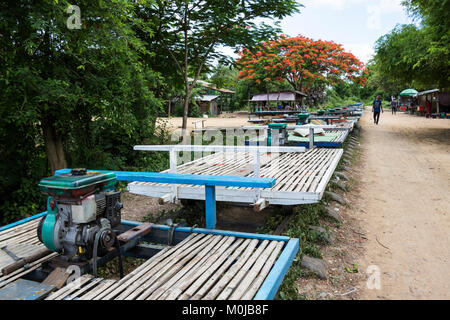 Norry, der Bambus Zug, Plattformen am Norry Bahnhof; in Battambang, Kambodscha Stockfoto