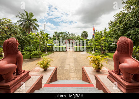 Innenhof im Nationalen Museum der Künste; Phnom Penh, Kambodscha Stockfoto