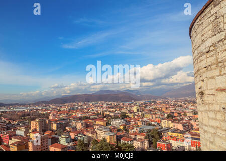Aereal Ansicht von Brescia Stadt vom Schloss. Stockfoto