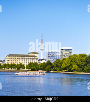 Fahrgastschiffe, Alster, Hamburg, Deutschland an einem hellen Tag Stockfoto