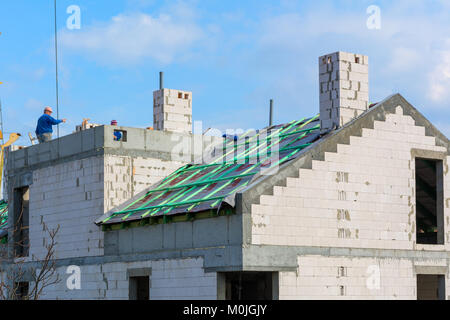 SOPOT, Polen - 31. März 2017: moderne Wohnanlage auf einer Baustelle. Stockfoto