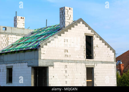 SOPOT, Polen - 31. März 2017: moderne Wohnanlage auf einer Baustelle. Stockfoto