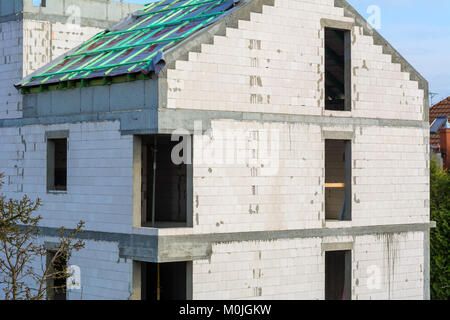 SOPOT, Polen - 31. März 2017: moderne Wohnanlage auf einer Baustelle. Stockfoto