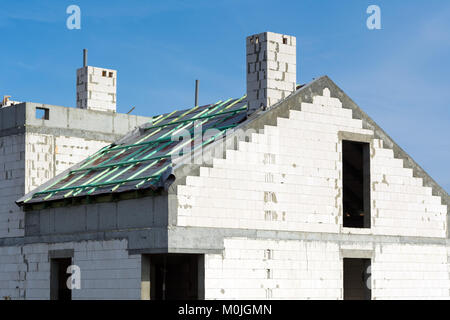 SOPOT, Polen - 31. März 2017: moderne Wohnanlage auf einer Baustelle. Stockfoto