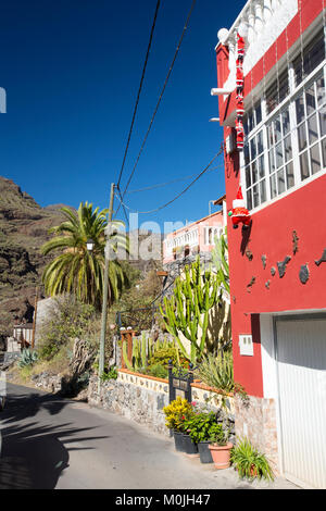 Weihnachtsmann auf einem Haus in Pastrana, La Gomera, Kanarische Inseln. Stockfoto