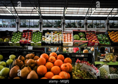 Die öffentlichen Märkte sind immer ein Muss, an Orte zu erhalten, zu verbessern, wie die Einheimischen leben, und Essen, besuchen. Diese Bilder sind von der in Lissabon. Stockfoto