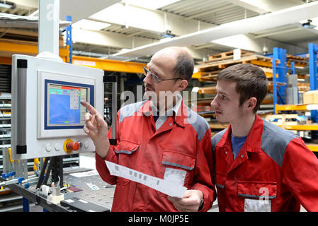 Ausbildung und Lehre in der Industrie Stockfoto