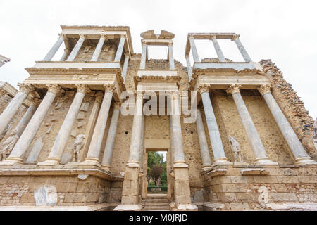 Das Römische Theater proscenium unten Perspektive in Merida Stockfoto