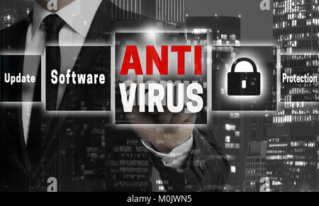 Antivirus Konzept wird durch Geschäftsmann gezeigt. Stockfoto