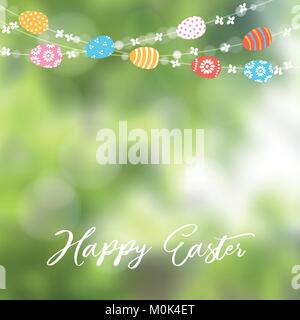 Frohe Ostern Grußkarte, Einladung. Lichterkette, bunte Ostereier und Kirschblüten. Moderne verschwommenen Hintergrund. Garden Party Dekoration. Feder Konzept. Stock Vektor