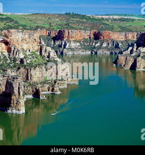 Bootsfahrer auf Bighorn Lake in der Nähe von Fort Smith, Montana Stockfoto