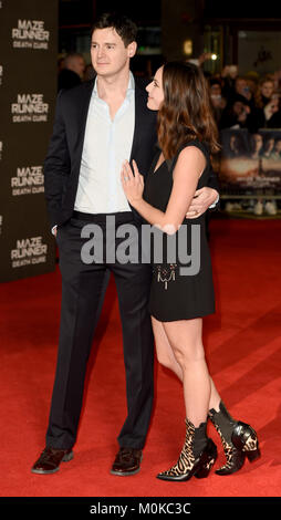 Foto muss Gutgeschrieben © Alpha Presse 079965 22/01/2018 Benjamin Walker und Kaya Scodelario im Labyrinth Runner mit dem Tod Heilung UK Ventilator Siebung bei VUE West End in Leicester Square, London Stockfoto