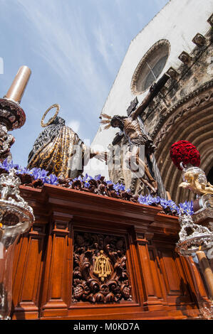 Float von Christus der Bruderschaft des "La Hiniesta" innerhalb seiner Kirche, bevor sie sich in Prozession am Palmsonntag. Stockfoto