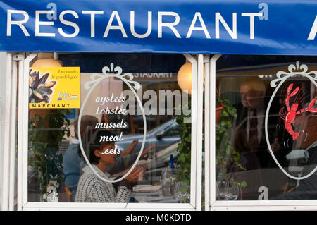 Restaurants und Food Court der Ste-Catherine und St. Géry, Brüssel, Belgien. Stockfoto