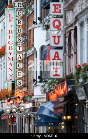 Restaurants und Food Court der Ste-Catherine und St. Géry, Brüssel, Belgien. Stockfoto