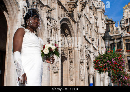 Hochzeit in der Brüsseler Rathaus (Hotel de Ville oder Hôtel de Ville de Bruxelles), Grote Markt (Grand Place), Brüssel, Belgien Stockfoto