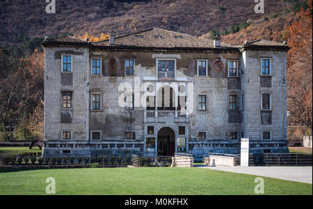 "Palazzo delle Albere' ist eine Villa aus dem 16. Jahrhundert - Festung in Trient gebaut, die derzeit als eine Ausstellung Gebäude verwendet wird. Stockfoto