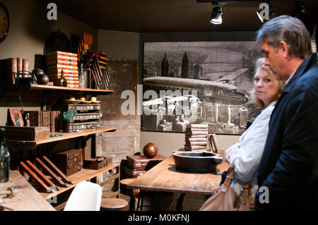 Im Inneren K Darlehen, der Galerie der Antiquitäten und Deko, Marolles, Brüssel, Belgien Stockfoto