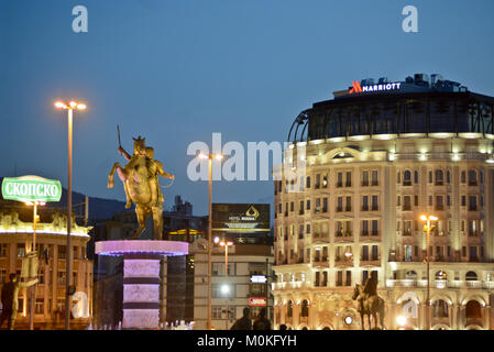 Denkmal für Alexander den Großen und Marriot Hotel, Mazedonien, Skopje Stockfoto