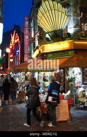 Restaurants in der Rue des Bouchers, Brüssel, Belgien Stockfoto