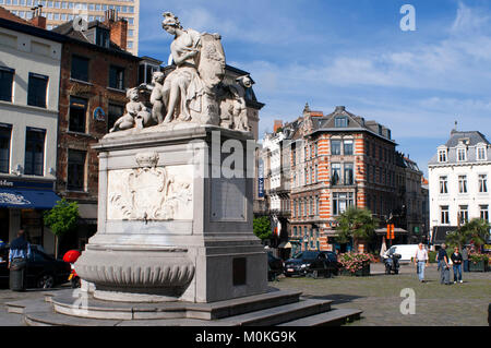 Minerve Brunnen von Jacques Berge im Jahre 1751 an der Place du Grand Sablon, Brüssel, Belgien. Stockfoto