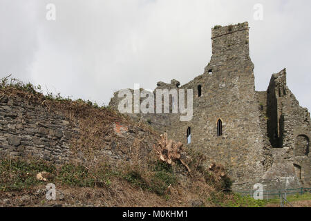 Die Reste von Carlingford Castle County Louth, Irland. Die normannische Burg in Irland ist auch als St John's Castle bekannt. Stockfoto