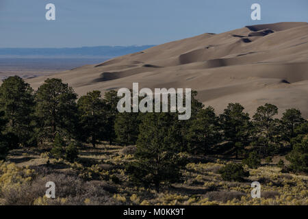 Von entlang Medano Creek Road, in der Nähe der Punkt, an dem es kein Zurück mehr. Stockfoto