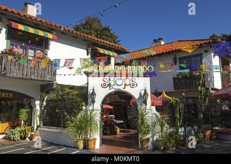 Bazar Del Mundo shopping store Exterieur in Old Town State Park in San Diego. Geschäfte bieten Qualität Handwerk und authentische Volkskunst aus Lateinamerika Stockfoto