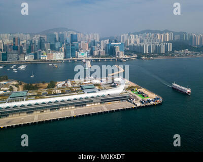 Kai Tak Cruise Terminal von Hong Kong aus drohne anzeigen Stockfoto