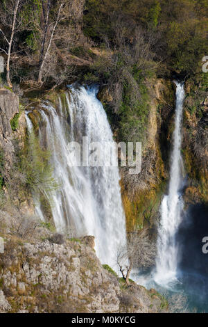 Manojlovac Wasserfall im Frühjahr, Krka Nationalpark, Kroatien Stockfoto