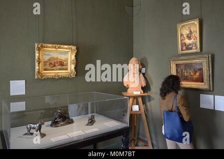 Frankreich, Paris, Delacroix Museum, das Wohnzimmer. Büste von Antoine Etex und Vertretung von Eugène Delacroix das Tragen einer Uniform der Akademiemitglied Stockfoto