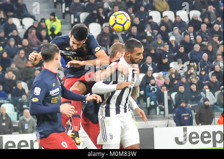 Turin, Italien. 22 Jan, 2018. Während der Serie ein Fußballspiel zwischen Juventus Turin und Genua CFC bei Allianz Stadion am 22 Januar, 2018 in Turin, Italien. Quelle: FABIO UDINE/Alamy leben Nachrichten Stockfoto