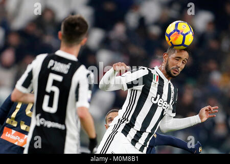 22. Januar 2018, Allianz Stadion, Turin, Italien; Serie A Fußball, Juventus gegen Genua; Prairie Benatia von Juventus Turin Credit: Giampiero Sposito/Alamy leben Nachrichten Stockfoto