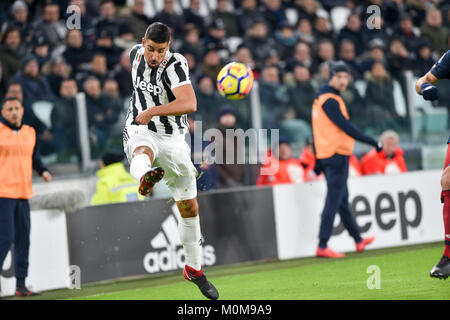 Turin, Italien. 22 Jan, 2018. Während der Serie A Italia Fußballspiel zwischen Juventus Turin und Genua CFC bei Allianz Stadion am 22 Januar, 2018 in Turin, Italien. Credit: Antonio Polia/Alamy leben Nachrichten Stockfoto