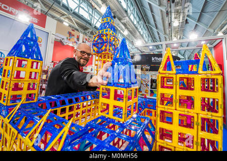 London, Großbritannien. 23 Jan, 2018. Die jährlichen Spielwarenmesse in Olympia, London. Credit: Guy Bell/Alamy leben Nachrichten Stockfoto