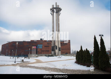 Danzig, Polen. 23 Jan, 2018. Einen allgemeinen Überblick über das Denkmal für die gefallenen Werftarbeiter von 1970 in Danzig. Credit: Omar Marques/SOPA/ZUMA Draht/Alamy leben Nachrichten Stockfoto