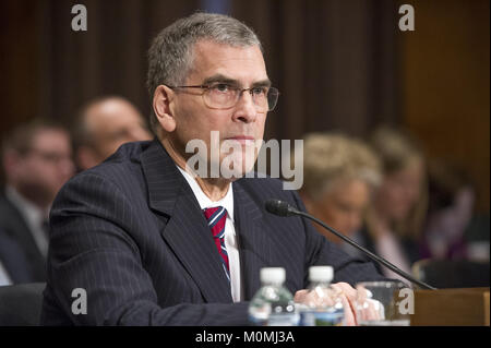 Washington, District of Columbia, USA. 23 Jan, 2018. Dr. Marvin Goodfriend bezeugt vor den Senat der Vereinigten Staaten Ausschuss für Banken, Wohnungsbau und Stadtentwicklung auf ihre Ernennung zum Mitglied des Board of Governors des Federal Reserve System auf dem Capitol Hill in Washington, DC am Dienstag, 23. Januar 2018. Quelle: Ron Sachs/CNP Credit: Ron Sachs/CNP/ZUMA Draht/Alamy leben Nachrichten Stockfoto