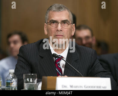 Washington, District of Columbia, USA. 23 Jan, 2018. Dr. Marvin Goodfriend bezeugt vor den Senat der Vereinigten Staaten Ausschuss für Banken, Wohnungsbau und Stadtentwicklung auf seine Nominierung Mitglied des Board of Governors des Federal Reserve System auf dem Capitol Hill in Washington, DC am Dienstag, 23. Januar 2018. Quelle: Ron Sachs/CNP Credit: Ron Sachs/CNP/ZUMA Draht/Alamy leben Nachrichten Stockfoto