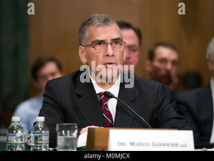 Dr. Marvin Goodfriend bezeugt vor den Senat der Vereinigten Staaten Ausschuss für Banken, Wohnungsbau und Stadtentwicklung auf seine Nominierung Mitglied des Board of Governors des Federal Reserve System auf dem Capitol Hill in Washington, DC am Dienstag, 23. Januar 2018. Credit: Ron Sachs/CNP/MediaPunch Stockfoto