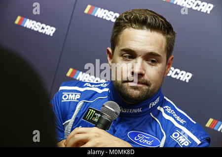 Charlotte, North Carolina, USA. 23 Jan, 2018. Januar 23, 2018 - Charlotte, North Carolina, USA: Ricky Stenhouse Jr (17) Trifft sich mit den Medien während der NASCAR Media Tour in Charlotte Convention Center in Charlotte, North Carolina. Quelle: Chris Owens Asp Inc/ASP/ZUMA Draht/Alamy leben Nachrichten Stockfoto