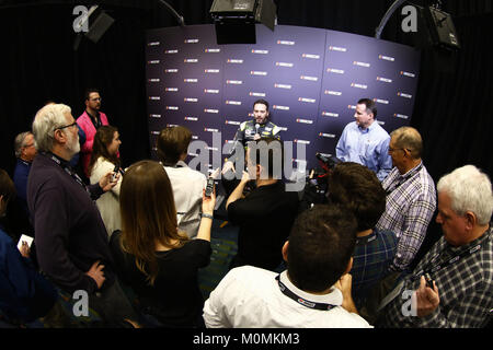 Charlotte, North Carolina, USA. 23 Jan, 2018. Januar 23, 2018 - Charlotte, North Carolina, USA: Jimmie Johnson (48) Trifft sich mit den Medien während der NASCAR Media Tour in Charlotte Convention Center in Charlotte, North Carolina. Quelle: Chris Owens Asp Inc/ASP/ZUMA Draht/Alamy leben Nachrichten Stockfoto