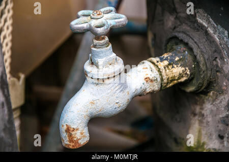 Altes rostiges Wasser Dichtung Ventil Stockfoto