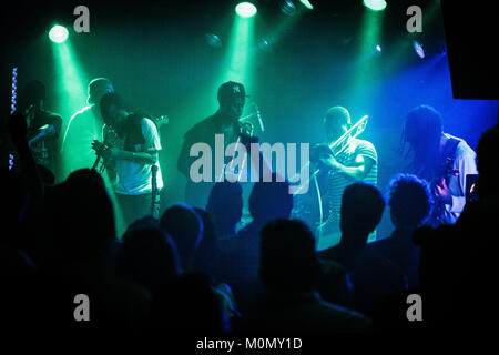 Die amerikanische brass ensemble Hypnotic Brass Ensemble führt ein Live Konzert in Pumpehuset in Kopenhagen. Dänemark, 23/11 2016. Stockfoto