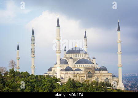 Istanbul camlica Moschee; Camlica tepesi Camii im Bau camlica Moschee ist die größte Stockfoto