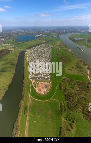 Campingplatz in den Rheinauen in der Nähe von Wesel, auf dem Alten Rhein - Wesel-Flüren Grav Insel, Caravan, Caravaning, Dauerstellplätze, Karthaus Grav Insel, Stockfoto