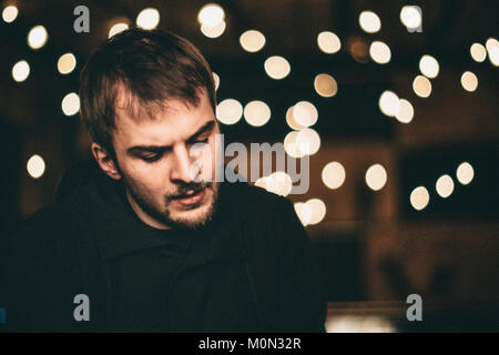 Nils Frahm ist ein deutscher Musiker und Komponist in Berlin. Er hat solo Material unter eigenem Namen veröffentlicht und auch mit mehreren namhaften Interpreten und ist hier abgebildet auf einem Live-konzert an Koncerthuset in Kopenhagen. Dänemark 25/11 2012. Stockfoto