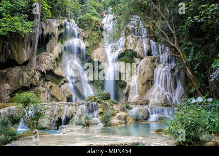 Kuang Si Wasserfall - Wasserfall südlich von Luang Prabang, nördlichen Laos, Indochina, Asien Stockfoto