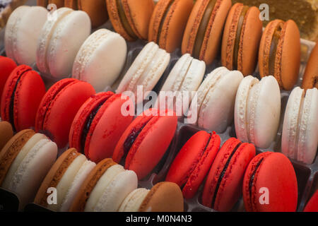 Frisches Gebäck für den Verkauf in der Bäckerei Stockfoto