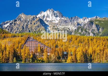 Bergsee Strbske Pleso (strbske See) und Hohe Tatra, Slowakei Stockfoto