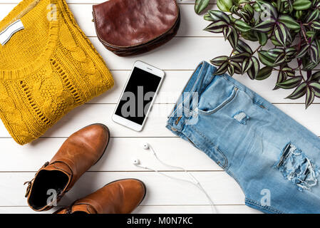 Woman's warme Kleidung für den Winter. Mode Hintergrund Stockfoto